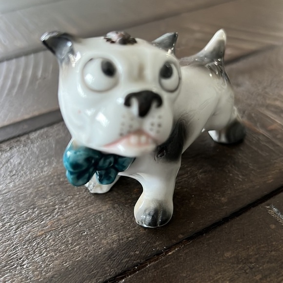 Vintage Google Eyed Bulldog with Bug on Head and Bow - Picture 3 of 7